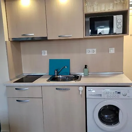 Winter 2 Bedrooms & 2 Bathrooms & Parking Apartment